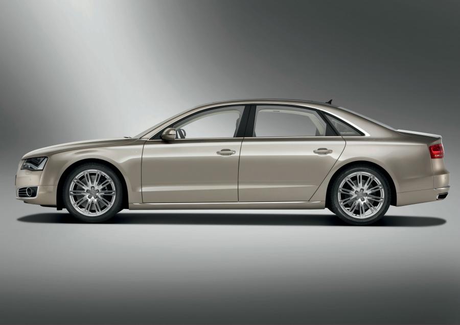  Audi A8L W12 Quattro (D4) 2010 года  (WW) (фото 34 из 35)